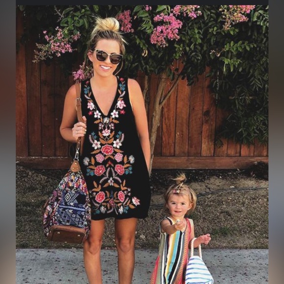 Vici Collections Floral Black Shift Dress Small - Picture 2 of 10